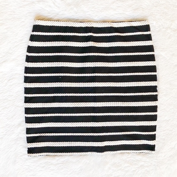 MAX Studio Woven stripe pencil skirt Size M/L - Picture 3 of 4